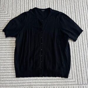 Short sleeve sweater